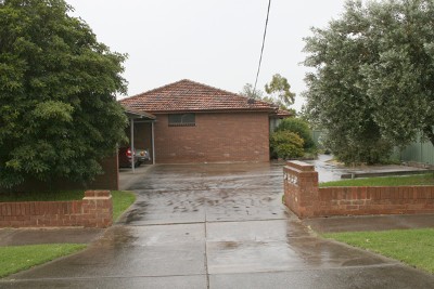 Close to Public Transport, Shopping Amenities and Schools Picture