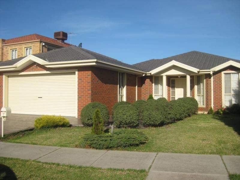 PERFECT LOCATION FOR YOUR FAMILY! Picture 1