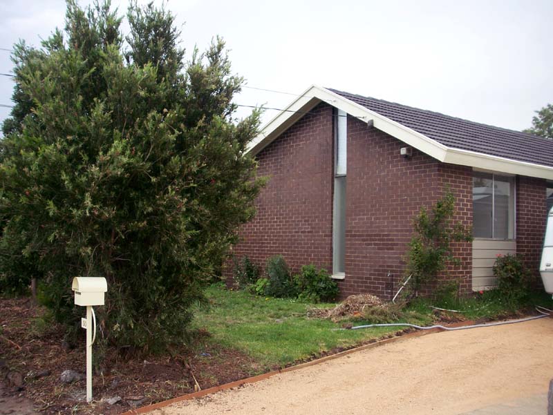 Large newly renovated family home! Picture 2