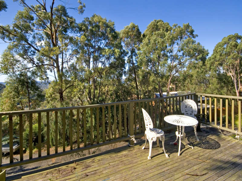 Family Home With Inground Pool & Views!! Picture 2