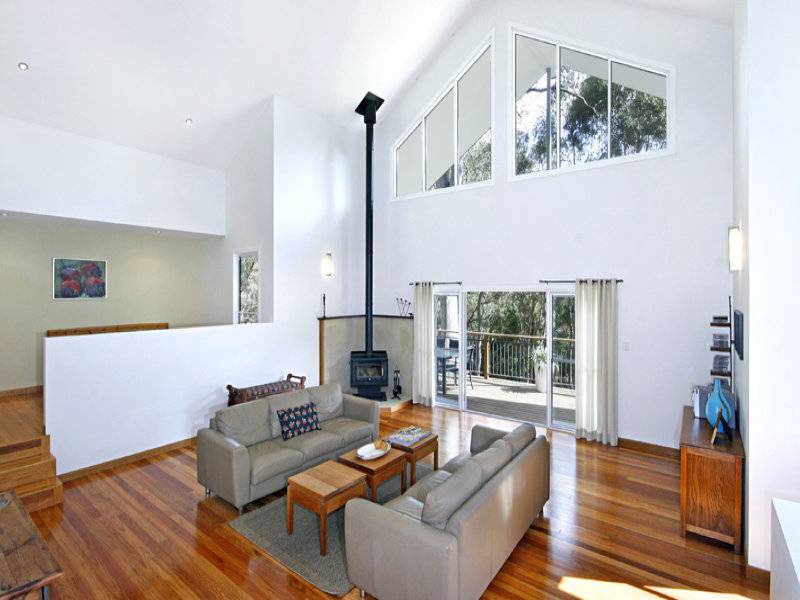 Sleek & Stunning Seaside Acreage Picture 3