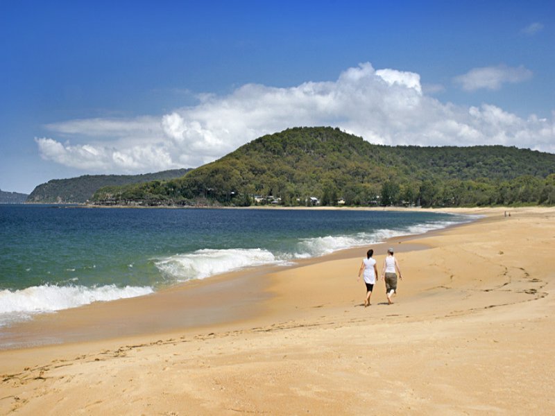 Stunning Ocean Views from this magnificent beachside home! Picture 2