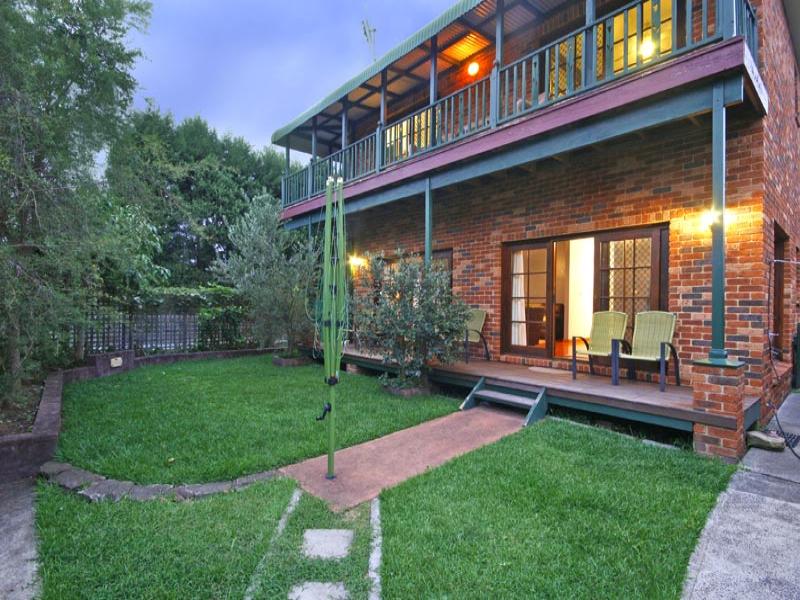 Superb 5 Bedroom Freestanding Home On Waterfront Precinct Picture 3