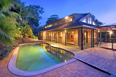 Sprawling Home Set On 4 Sundrenched Acres! Picture