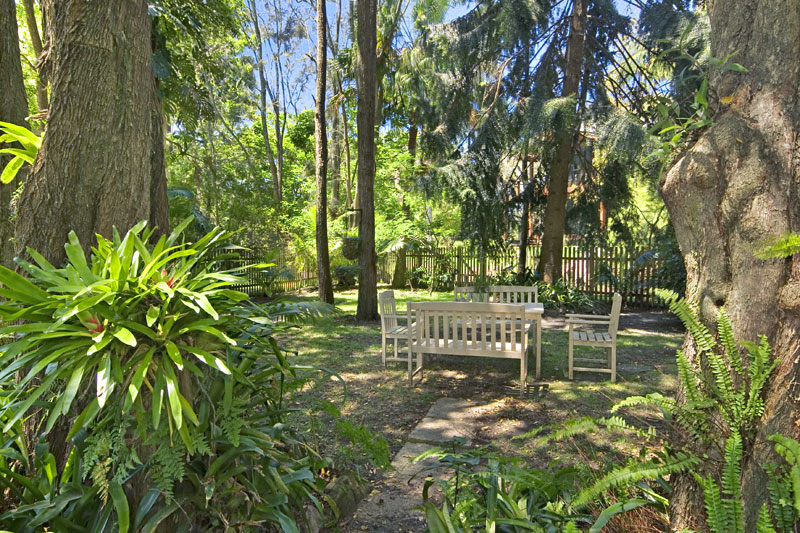 Well appointed family home just a stone's throw to the beach! Picture 3