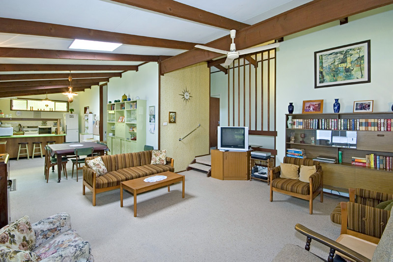 Private and sundrenched 3 bedroom home on a huge 840m2 block Picture 3