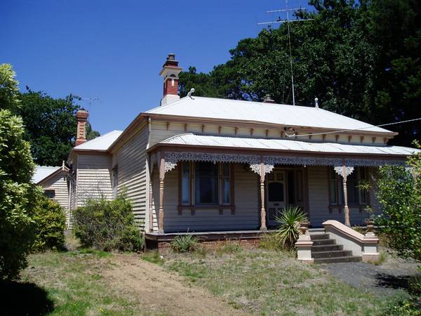 PINE LODGE - Superior Guest House Accomodation Picture 1