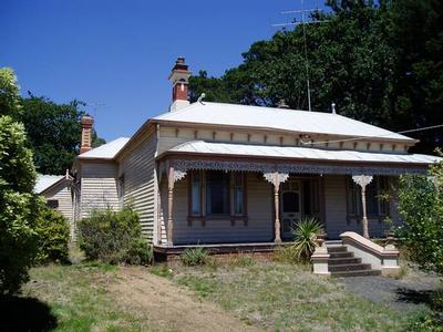 PINE LODGE - Superior Guest House Accomodation Picture