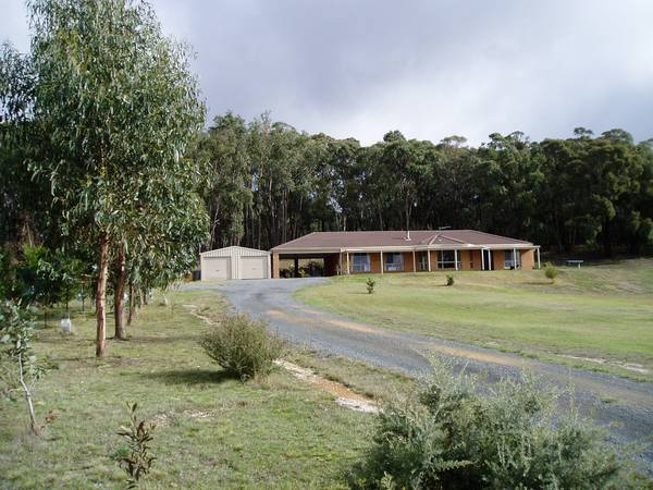 Fabulous Views - 4 bedrooms - 5 Acres - Smythes Creek Picture 1