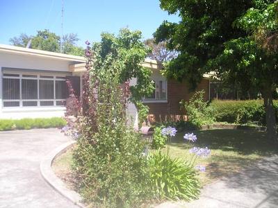 Large 4 Bedroom Brick Veneer Picture