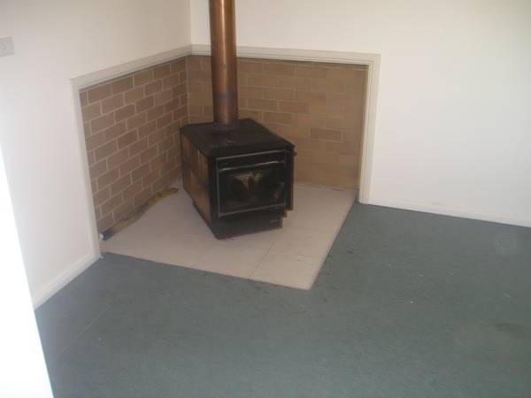 Large 4 Bedroom Brick Veneer Picture 2