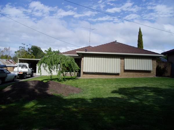 CRESWICK 3 OR 4 BR's, DOUBLE GARAGE, 3 CAR CARPORT, IN GROUND POOL Picture CRESWICK 3 OR 4 BR's, DOUBLE GARAGE, 3 CAR CARPORT, IN GROUND POOL Picture