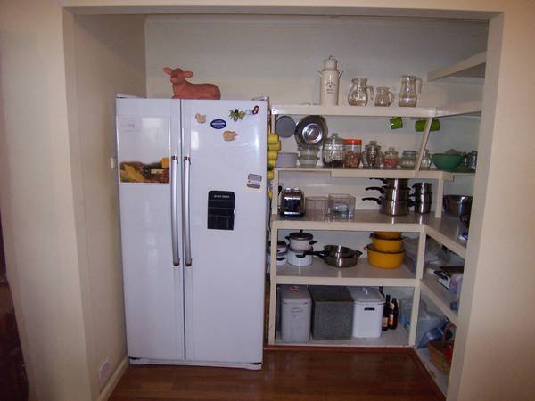 SUPER CENTRAL/LAKE POSITION A STROLL FROM STATION Picture 3