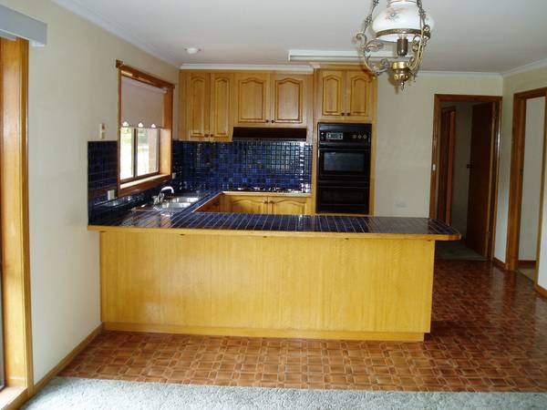 3 BEDROOM LIFE STYLE PROPERTY - 4 BAY SHED - STUNNING PARKLAND - 5 ACRES - SMYTHES CREEK Picture 3 BEDROOM LIFE STYLE PROPERTY - 4 BAY SHED - STUNNING PARKLAND - 5 ACRES - SMYTHES CREEK Picture