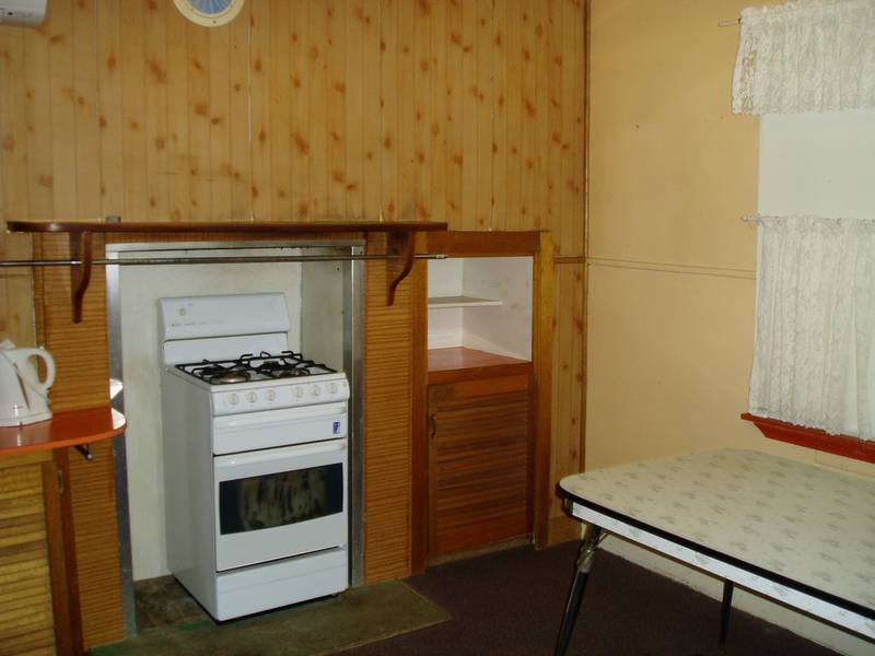 OVERLOOKING THE EASTERN OVAL Picture 2