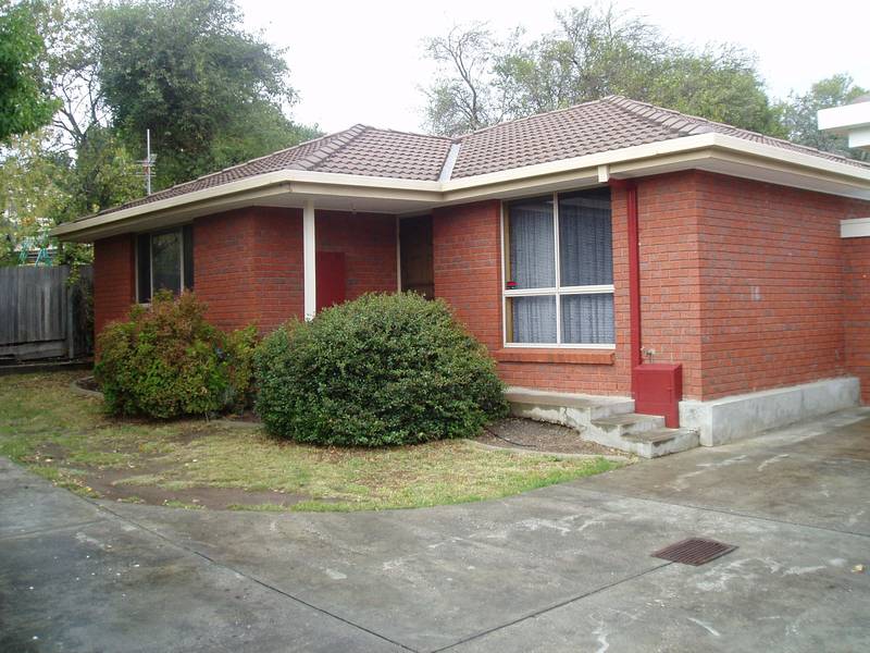 VERY PRIVATE UNIT - CLOSE TO CITY Picture 1