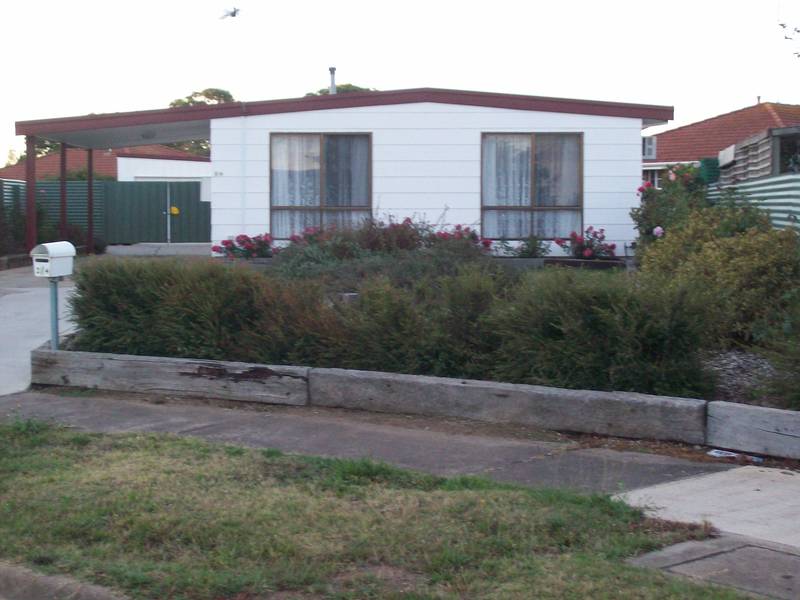 QUIET COURT HANDY TO SHOPPING Picture 2