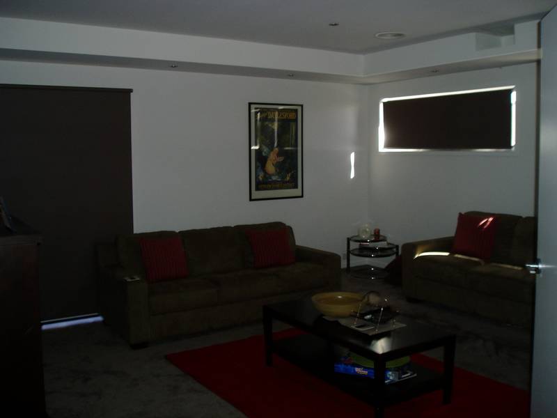 Near New 4 bedroom home with Theater room Picture 3