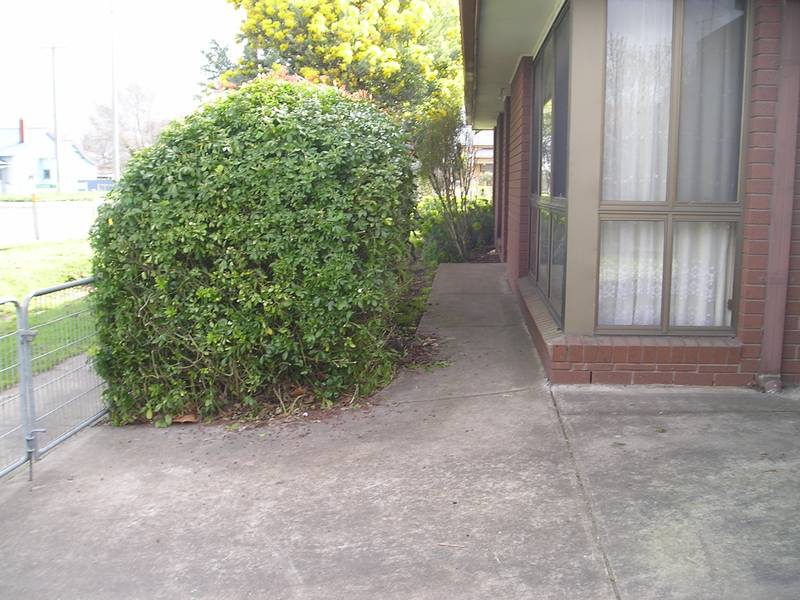 Lovely 3 Bedroom Townhouse, Picture 1