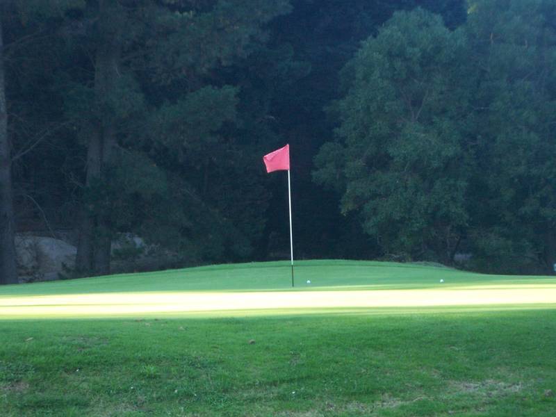 GREAT VIEW, STROLL TO GOLF COURSE, SCHOOL, RECREATION HALL, PARK & POOL, NEW ENSUITE & 2 LIVING AREAS Picture 3