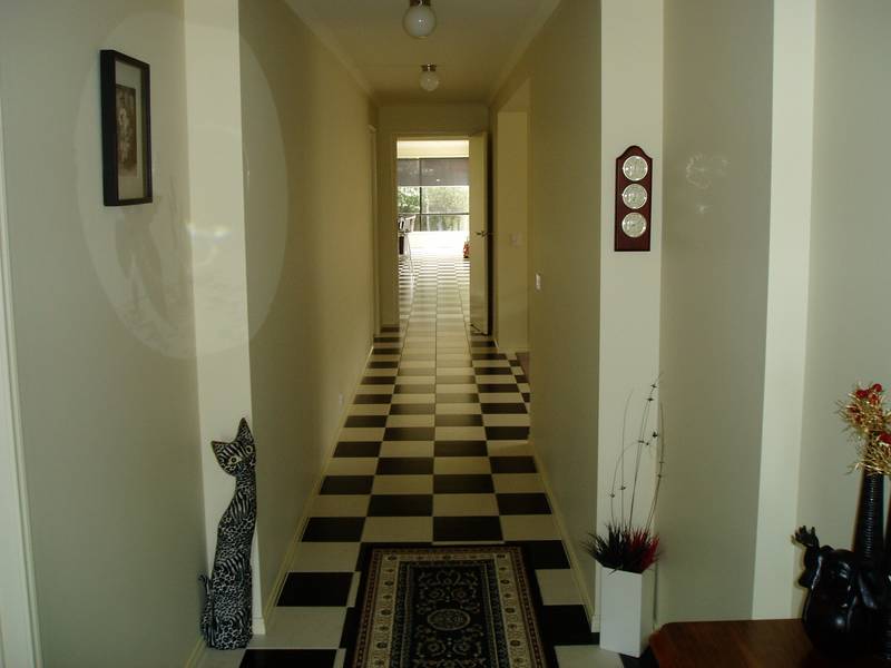 3 BRs, 2 LIVING AREAS - MINERS REST Picture 2