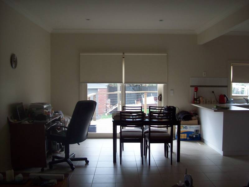 RENOVATED - CLOSE TO CITY Picture 3