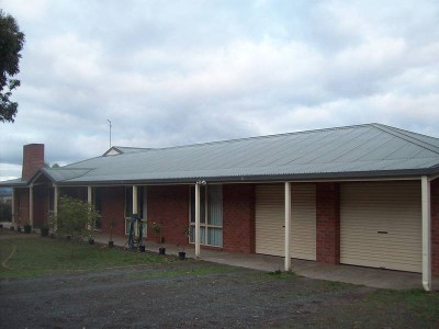 SMYTHES CREEK, 40 SQUARES UNDER ROOF, 4 BR's, ENSUITE, SPA BATH, FABULOUS VIEWS, 5 ACRES, TOWN WATER, JUST 14 MINUTES FR Picture SMYTHES CREEK, 40 SQUARES UNDER ROOF, 4 BR's, ENSUITE, SPA BATH, FABULOUS VIEWS, 5 ACRES, TOWN WATER, JUST 14 MINUTES FR Picture