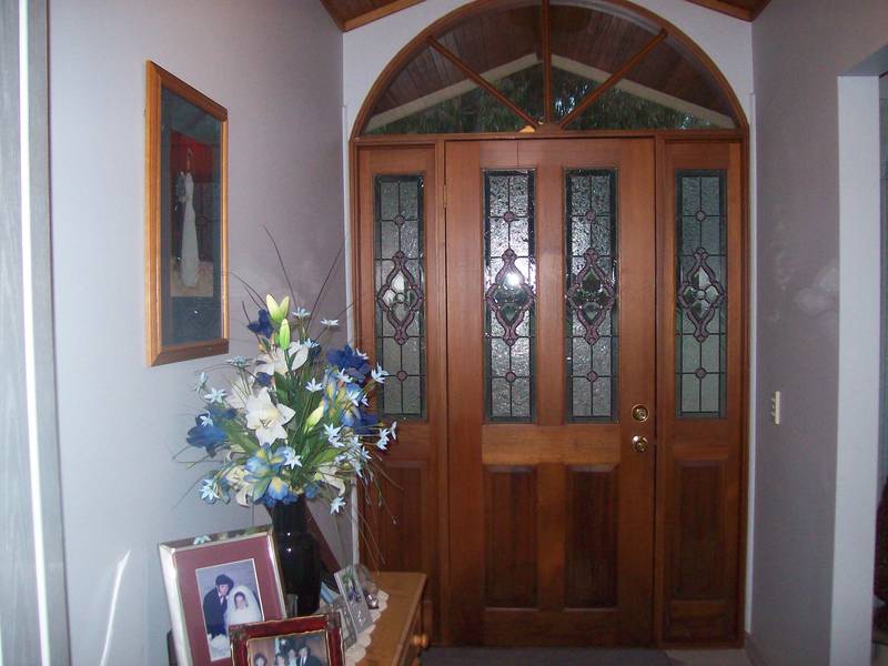 SMYTHES CREEK, 40 SQUARES UNDER ROOF, 4 BR's, ENSUITE, SPA BATH, FABULOUS VIEWS, 5 ACRES, TOWN WATER, JUST 14 MINUTES FR Picture 3