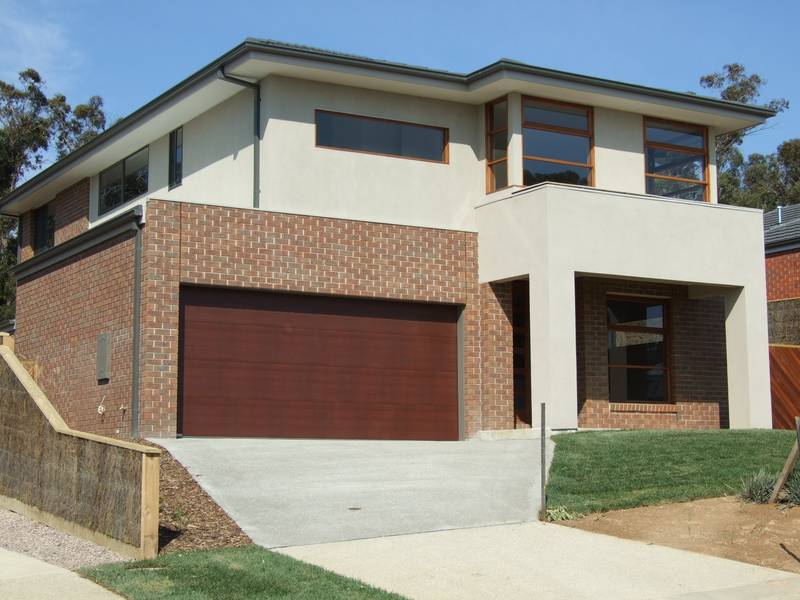 QUALITY EXECUTIVE HOME WITH SUPERB VIEWS OVER BUNINYONG GOLF COURSE Picture 1