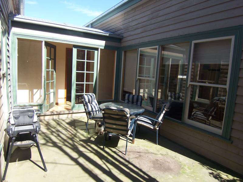 NEWINGTON / CENTRAL TOTALLY RENOVATED & EXTENDED WITH CENTRAL COURTYARD Picture 3