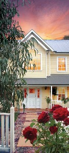 GRAEBERN LODGE - A SUPERB 4 ½ STAR "TRIPLE' BED & BREAKFAST AT BEAUTIFUL, HISTORIC BUNINYONG Picture