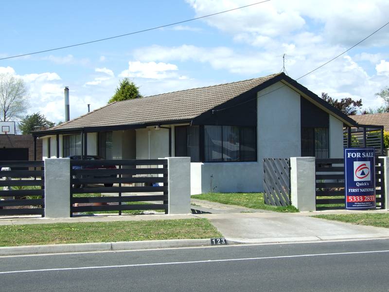 A TOTAL RENOVATION WITH SQUARES TO SPARE Picture 1