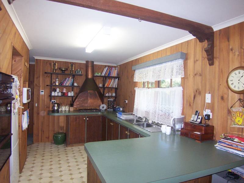 3 Bedroom home with a country feel Picture 3