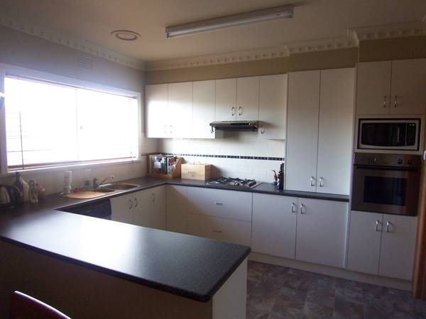 SPACIOUS WITH NEW KITCHEN, JUST A STROLL AWAY FROM BRIDGE MALL & SUPERMARKETS. Picture 2