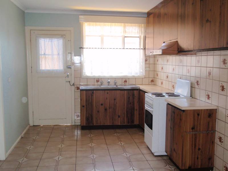 SPOT ON LOCATION Picture 2