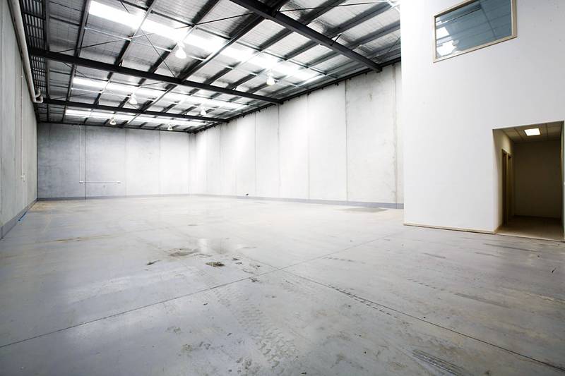 Modern Warehouse, Wise Investment! Picture 3