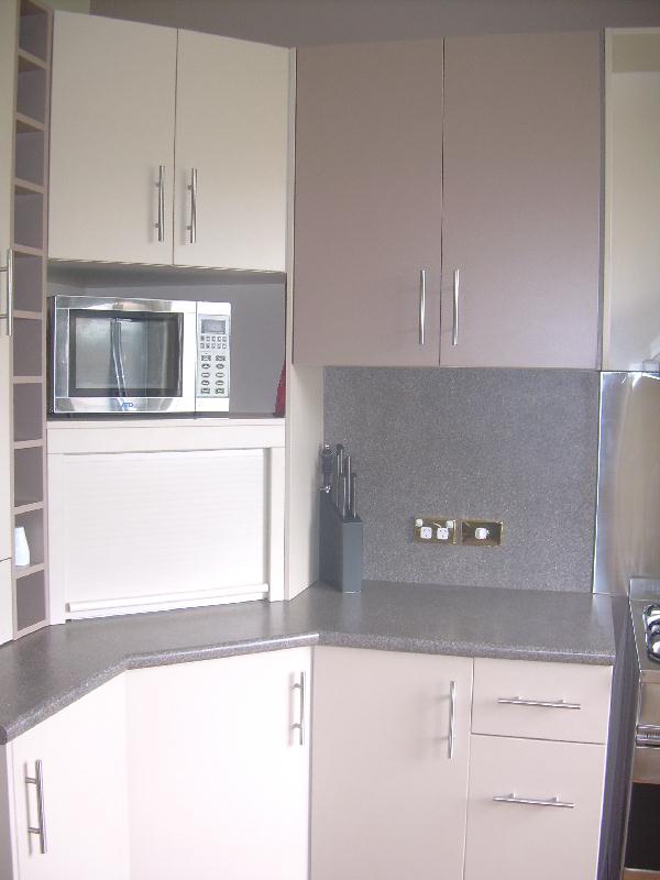 Contemporary Furnished Accomodation Picture 3