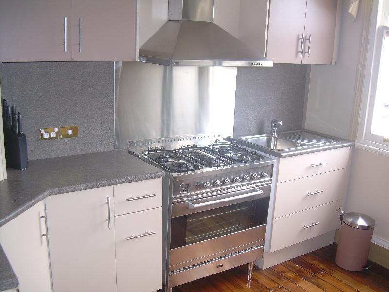 Contemporary Furnished Accomodation Picture 2