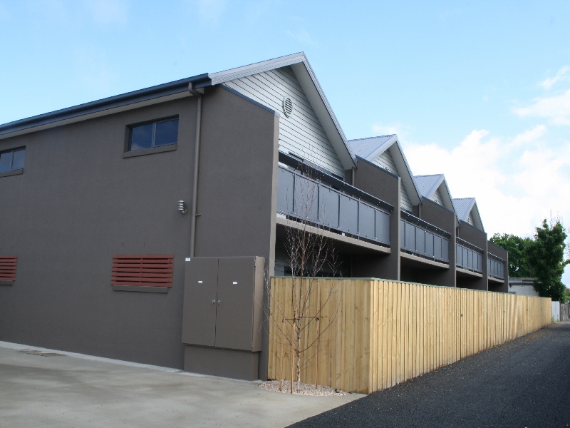 Near New Townhouse Picture 2