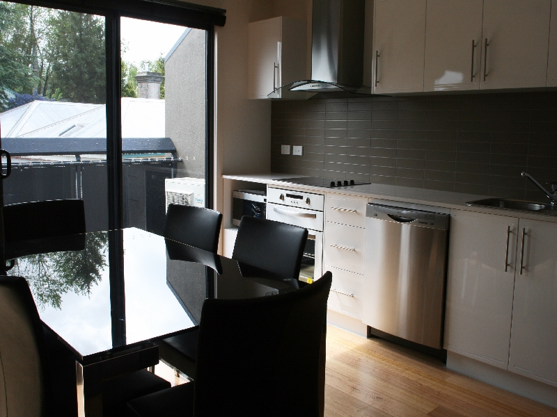 Near New Townhouse Picture 1