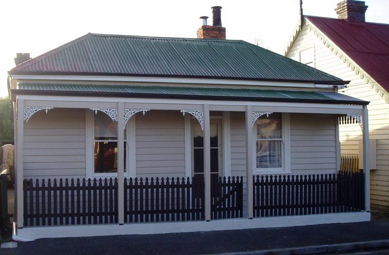 Character in Invermay. Picture 1