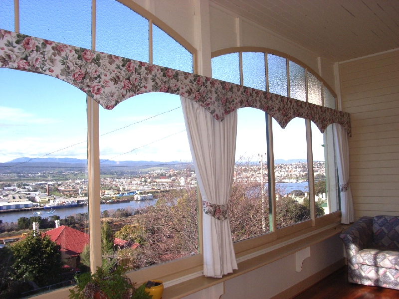 Character, Sun And Views Picture 2