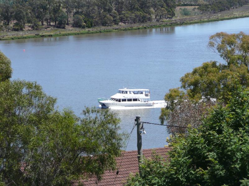 Classic Style - Contemporary Conforts And Water View Picture 2