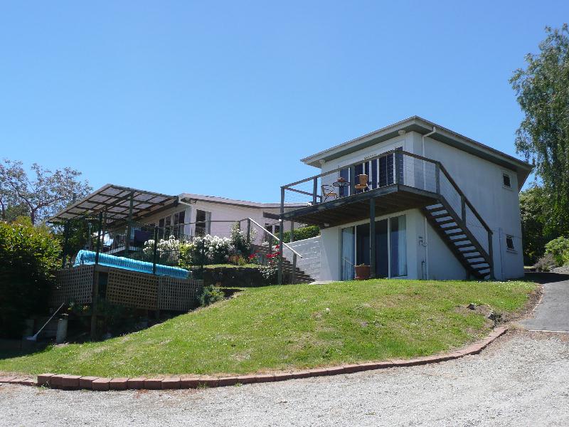 Classic Style - Contemporary Conforts And Water View Picture 1