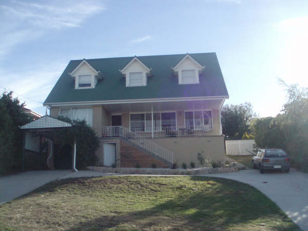 Enough room for the Brady bunch! Picture 1