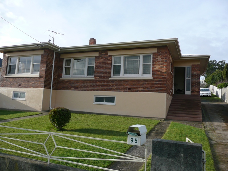 One
Careful Owner.............And it shows Picture 1