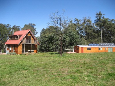 Secluded Estate, Wooded Ambiance Picture