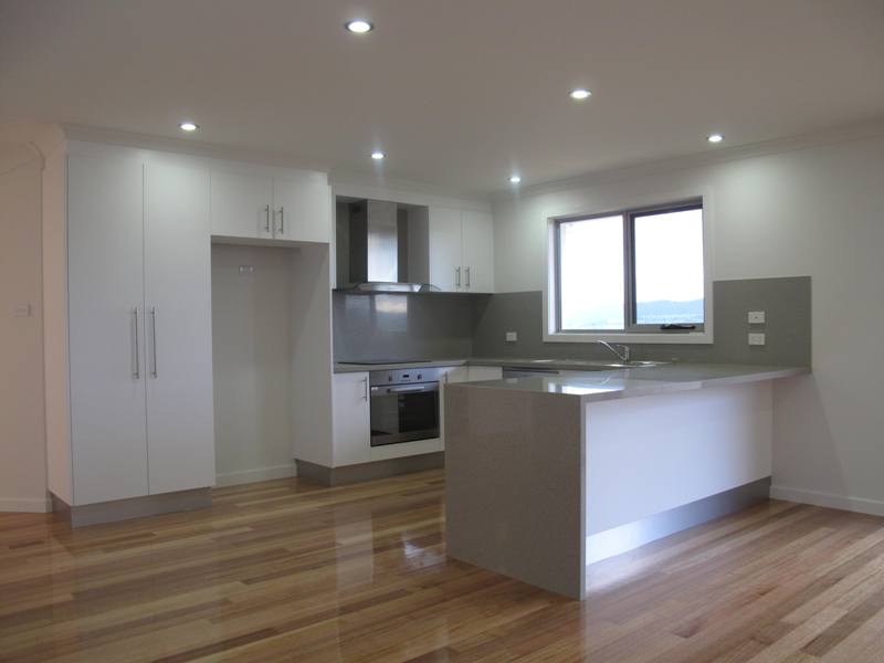 CHIC CAREFREE LIVING WITH AWESOME VIEWS Picture 2