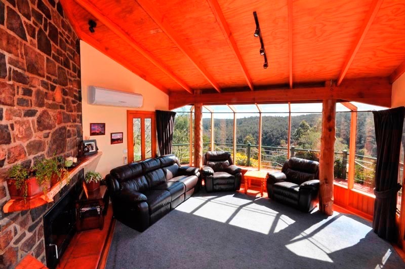 Tranquil Bush Setting. Picture 2