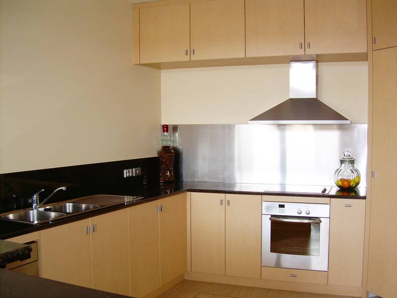 Living on Holidays! Picture 2